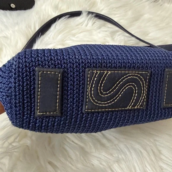 The Sak Crochet Crossbody Hand Bag - Picture 5 of 10